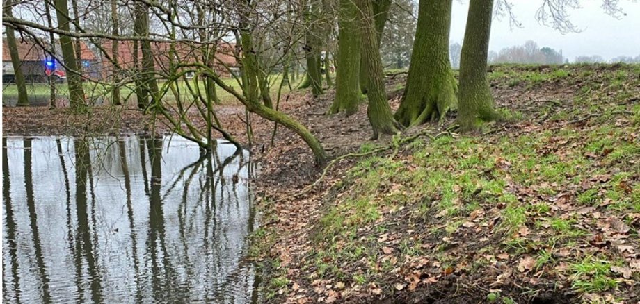 Das Foto (©Samtgemeinde Emlichheim) – zur Veröffentlichung freigegeben - zeigt eine der betrof- fenen Verwallungen in Laar während des Hochwassers zum Jahreswechsel 2023/2024.